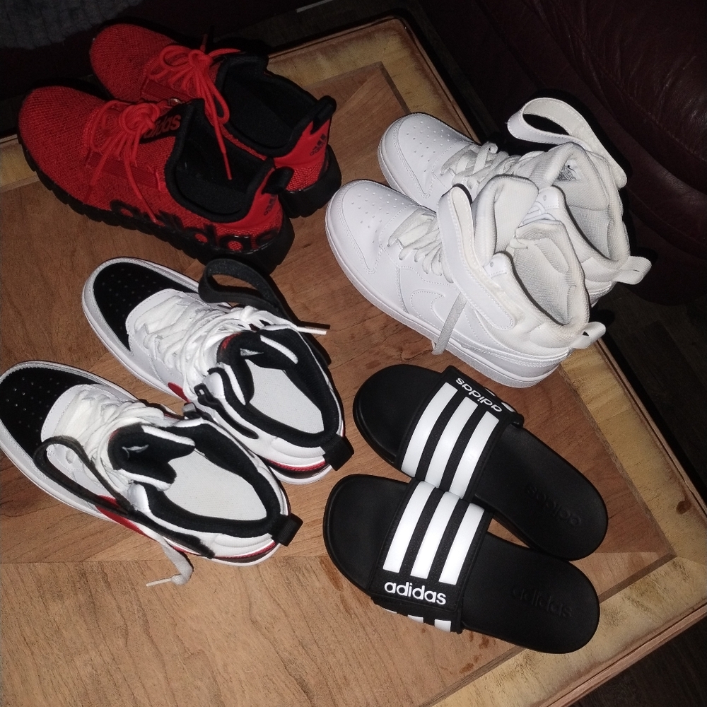 Nikes - Picture 2 of 2